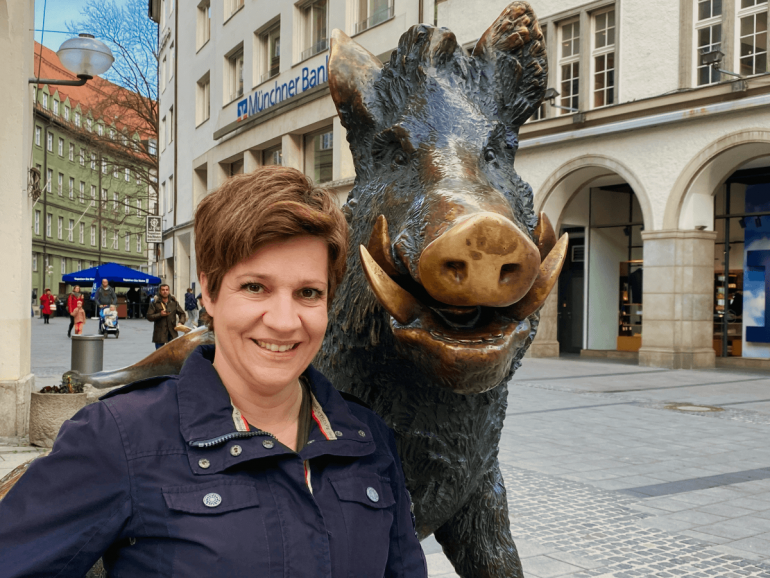 Synthia Tour Guide in Munich
