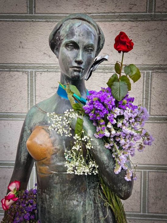 Auf unserer Tour zu Münchner Frauen besuchen wir auch die Julia von Shakespeare