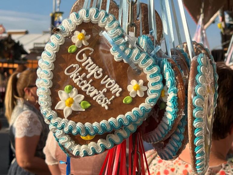Gingerbread hearts at Munichs famous Beer Festival