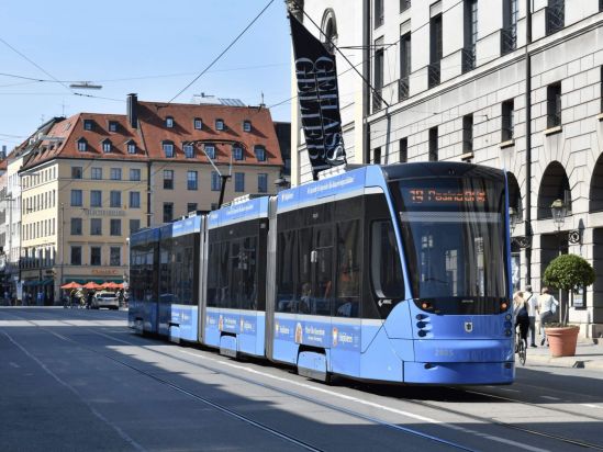 Stadtführungen gibt es auch mit der Tram