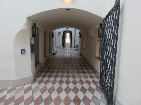 Die Platzlgassen auf einer Stadtführung in Mümchen