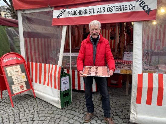 A food vendor at the Viktualienmarkt in Munich