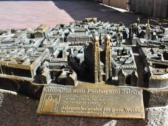 Discover unknown streets on a rallye through Munich's Old Town