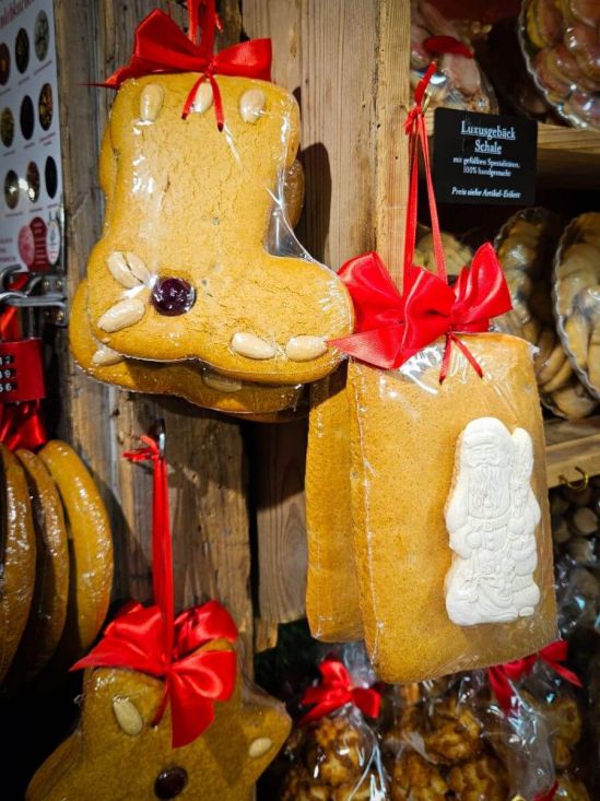 Der Weihnachtsmarkt auf dem Marienplatz bietet jede Menge Leckereien