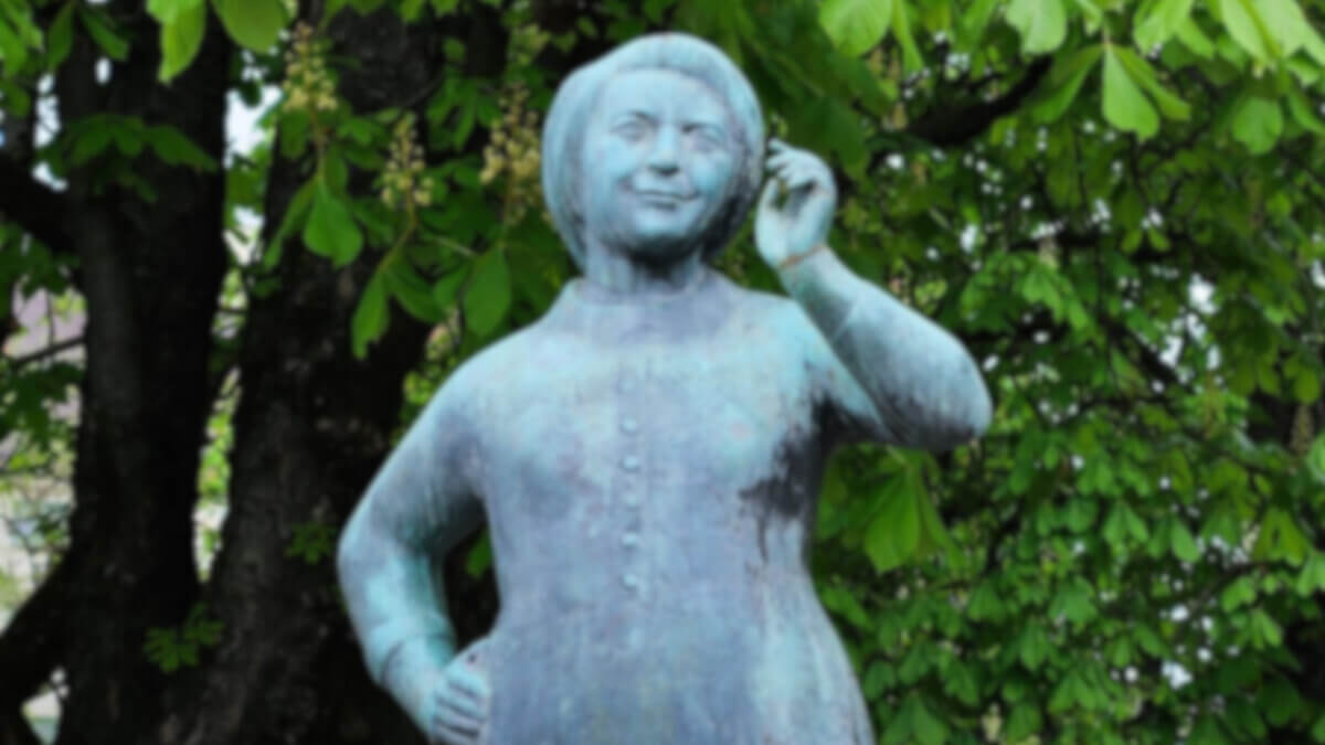 Trinkwasserbrunnen mit Liesl Karlstadt